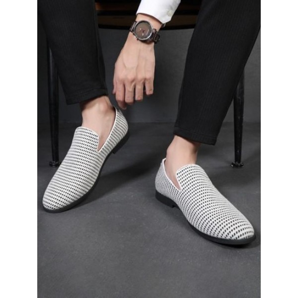 Houndstooth Pattern Flat Loafers