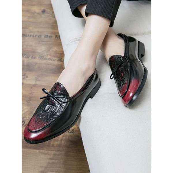 Embossed Bowknot Design Faux Leather Shoes