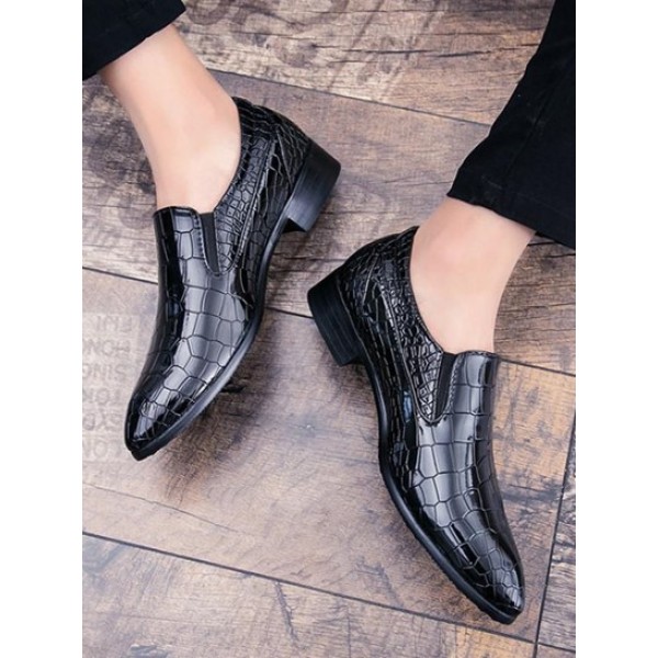 Embossed Solid Color Business Faux Leather Shoes